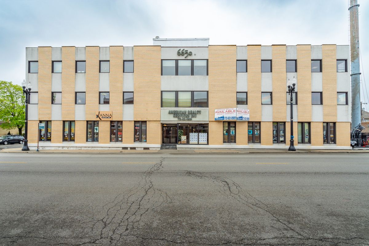 6650 Northwest Highway, Chicago, IL 60631