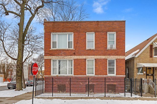 3436 W Huron Street — Chicago, IL 60624