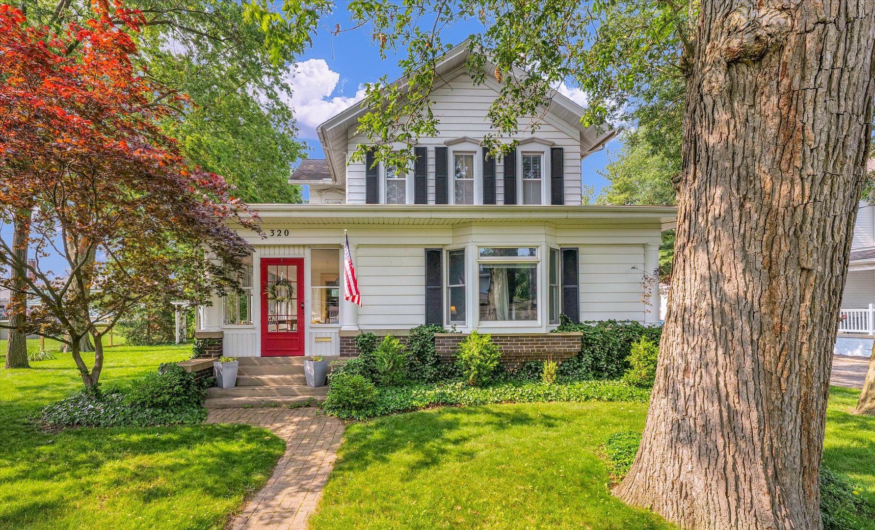 320 E Locust Street — Watseka, IL 60970