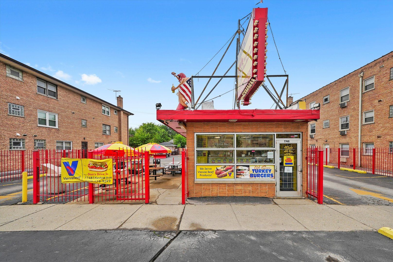 7748 S Kedzie Avenue — Chicago, IL 60652