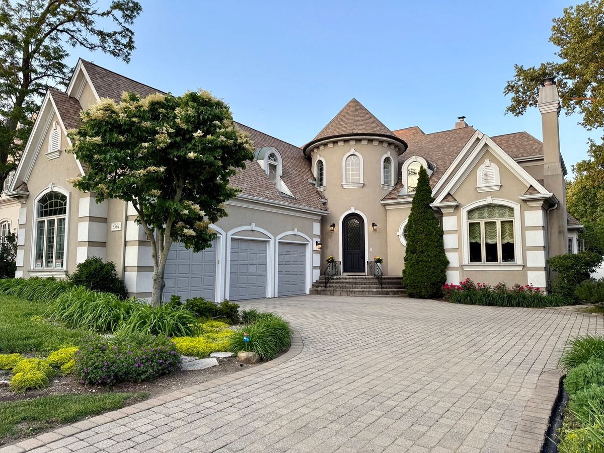 5561 Oak Street, Hinsdale, IL 60521