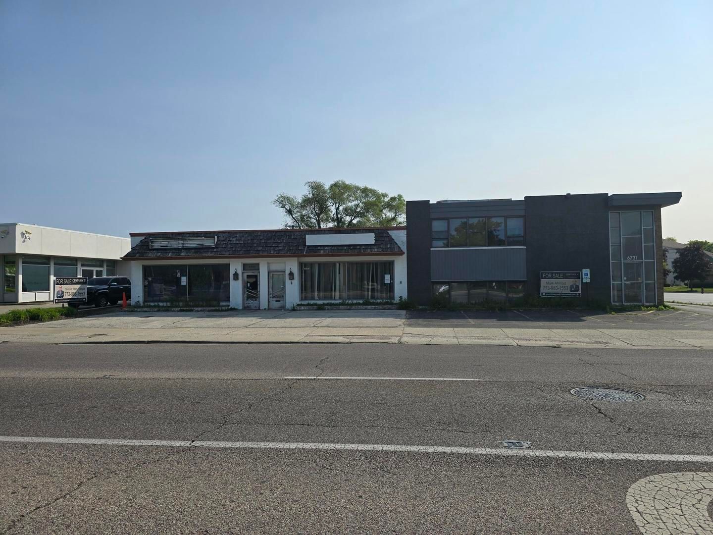 6731-6733 N Lincoln Avenue — Lincolnwood, IL 60712
