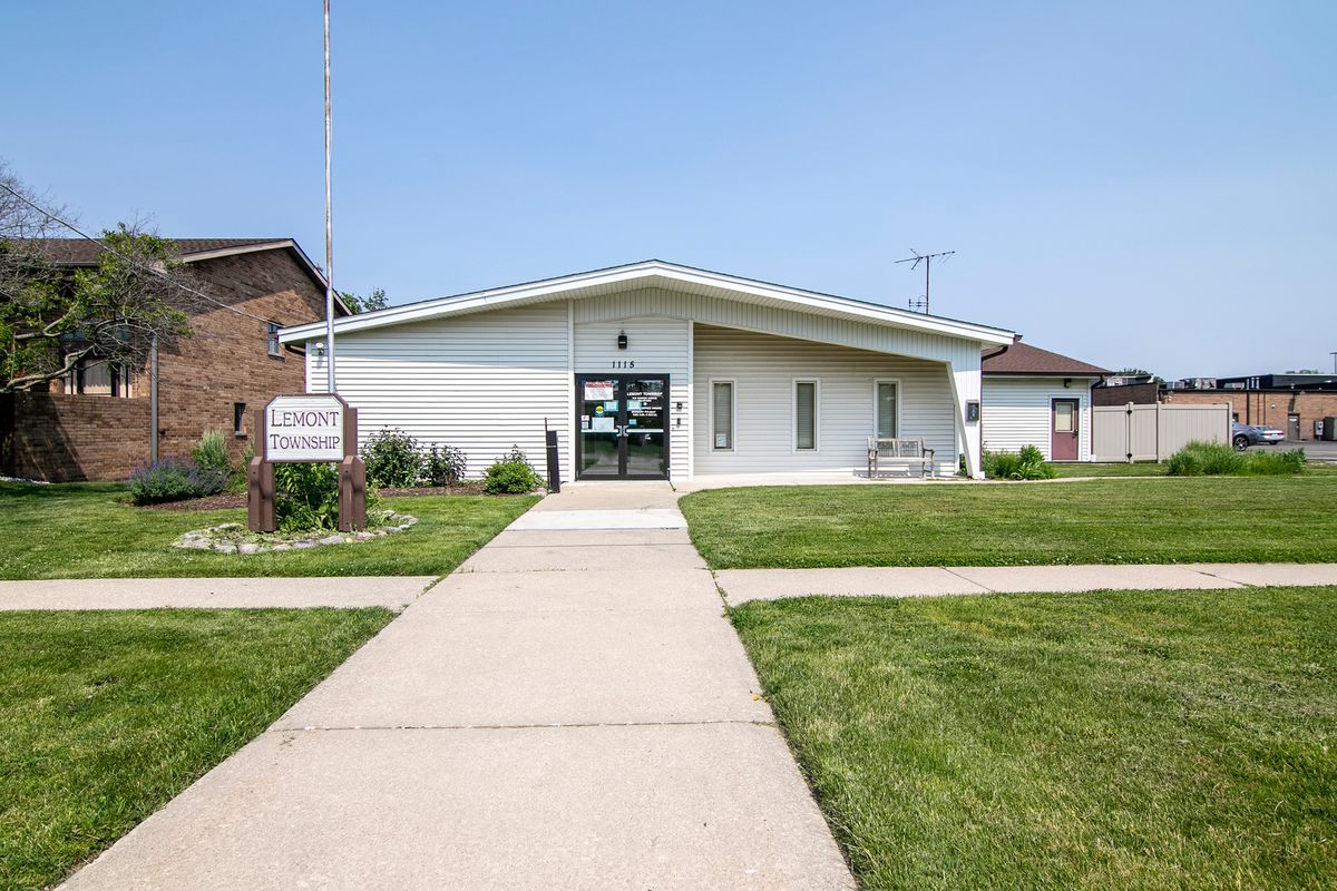 1115 Warner Avenue, Lemont, IL 60439