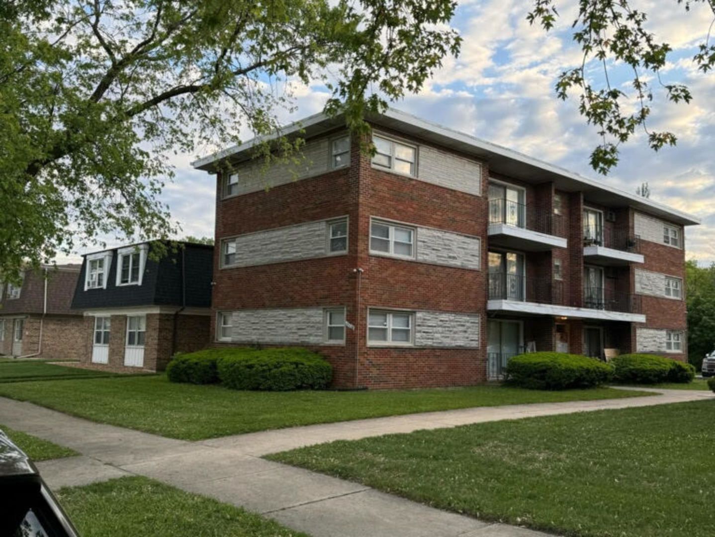 15226 Martin Luther King Drive — Dolton, IL 60419