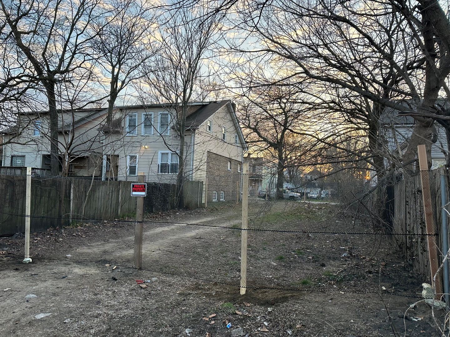 8017 S Marquette Avenue — Chicago, IL 60617