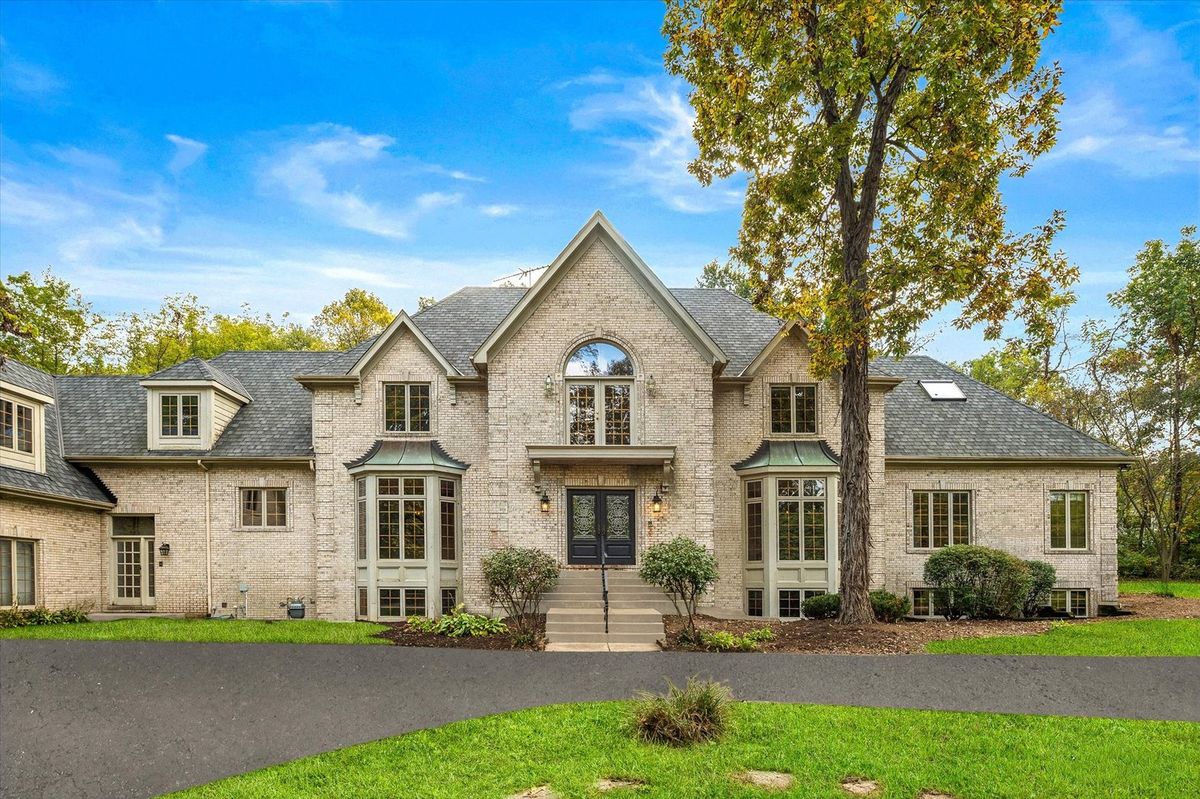 5N847 Surrey Road, Wayne, IL 60184