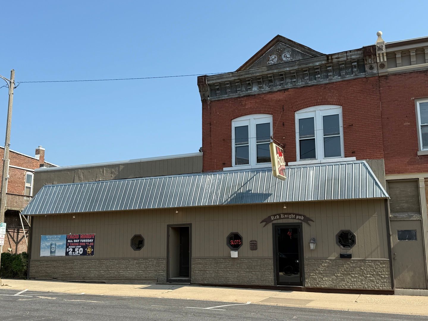 111 E Front Avenue — Stockton, IL 61085