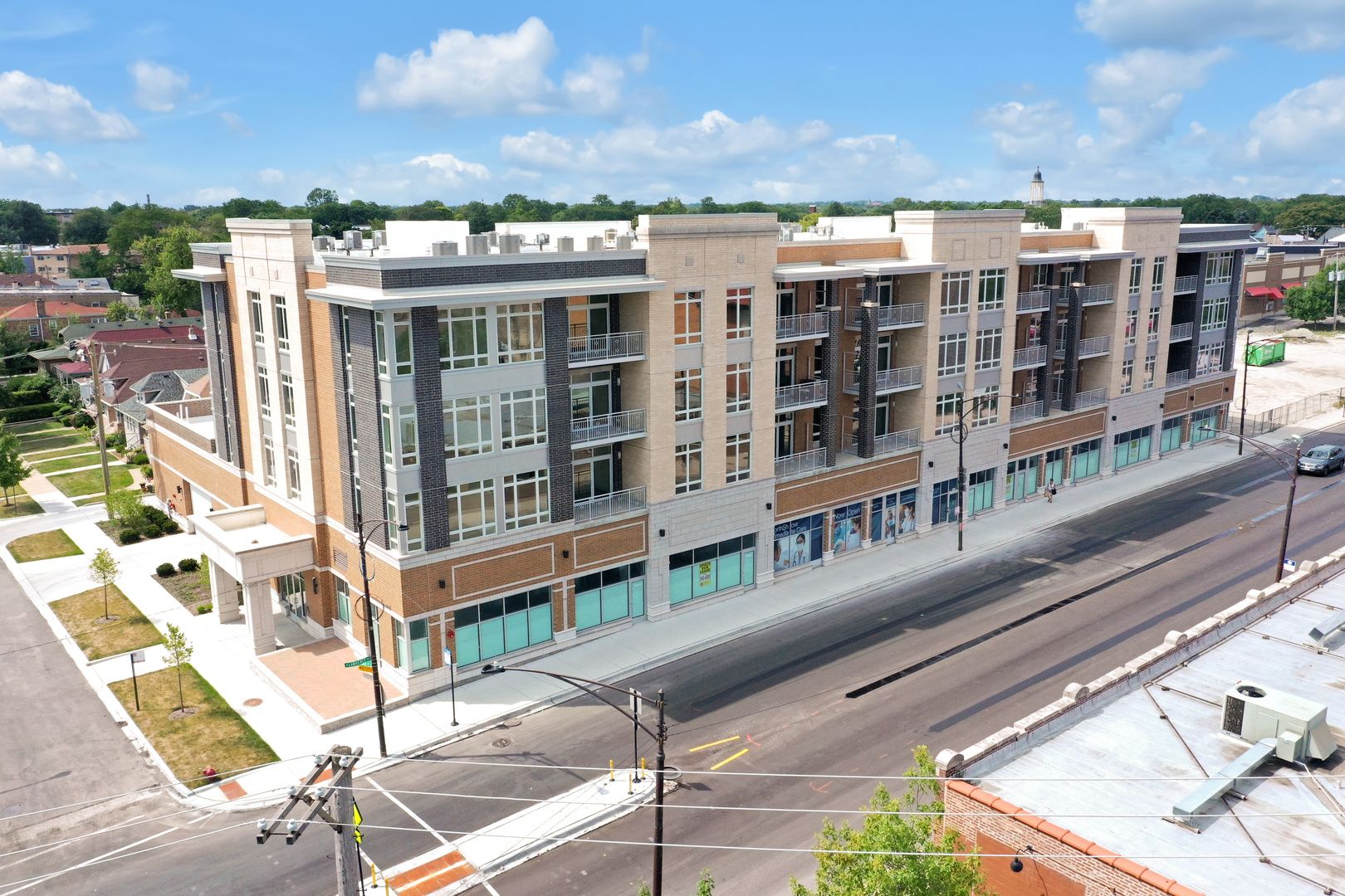 4758 N Laramie Avenue #406 — Chicago, IL 60630