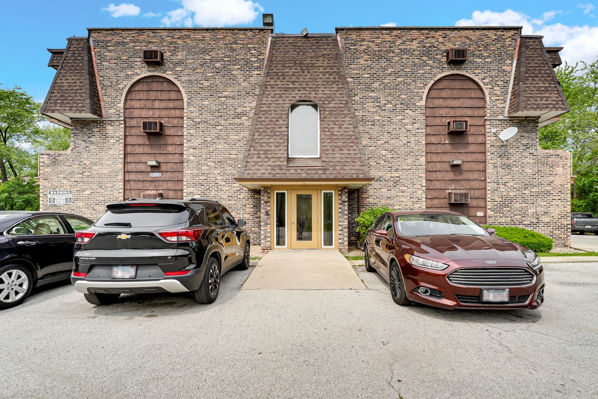 18340 Glen Oak Avenue, Lansing, IL 60438