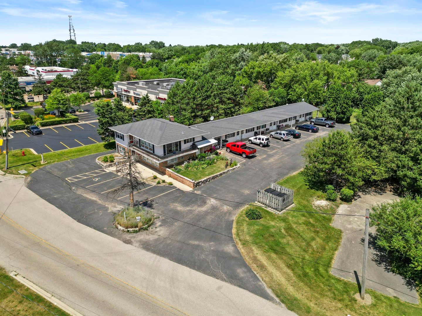 898 S Rand Road — Lake Zurich, IL 60047