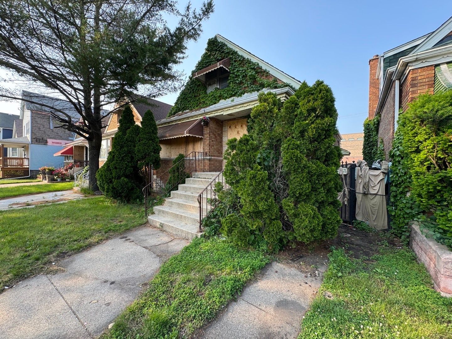 8371 S Baltimore Avenue — Chicago, IL 60617