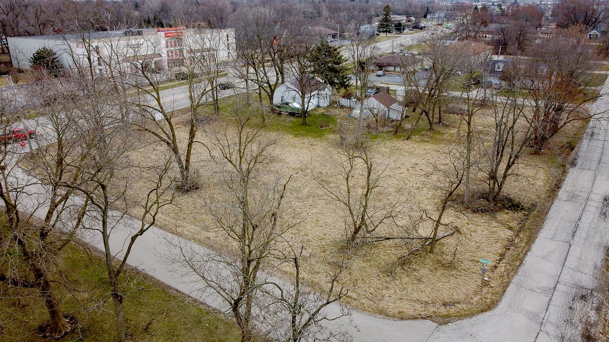 1430 Green Bay Road, Waukegan, IL 60085