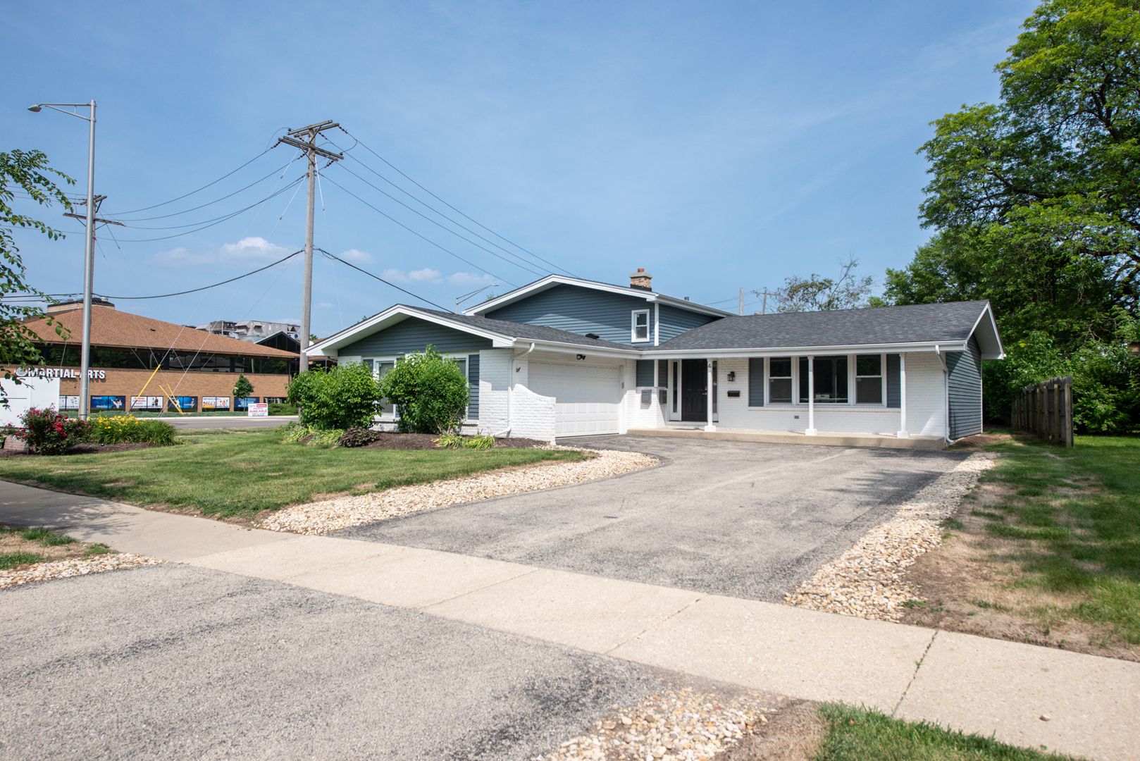 4 Olympus Drive — Naperville, IL 60540