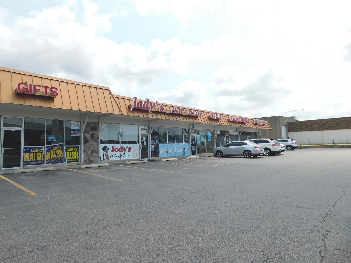 318 REPUBLIC Avenue #318 — Joliet, IL 60435