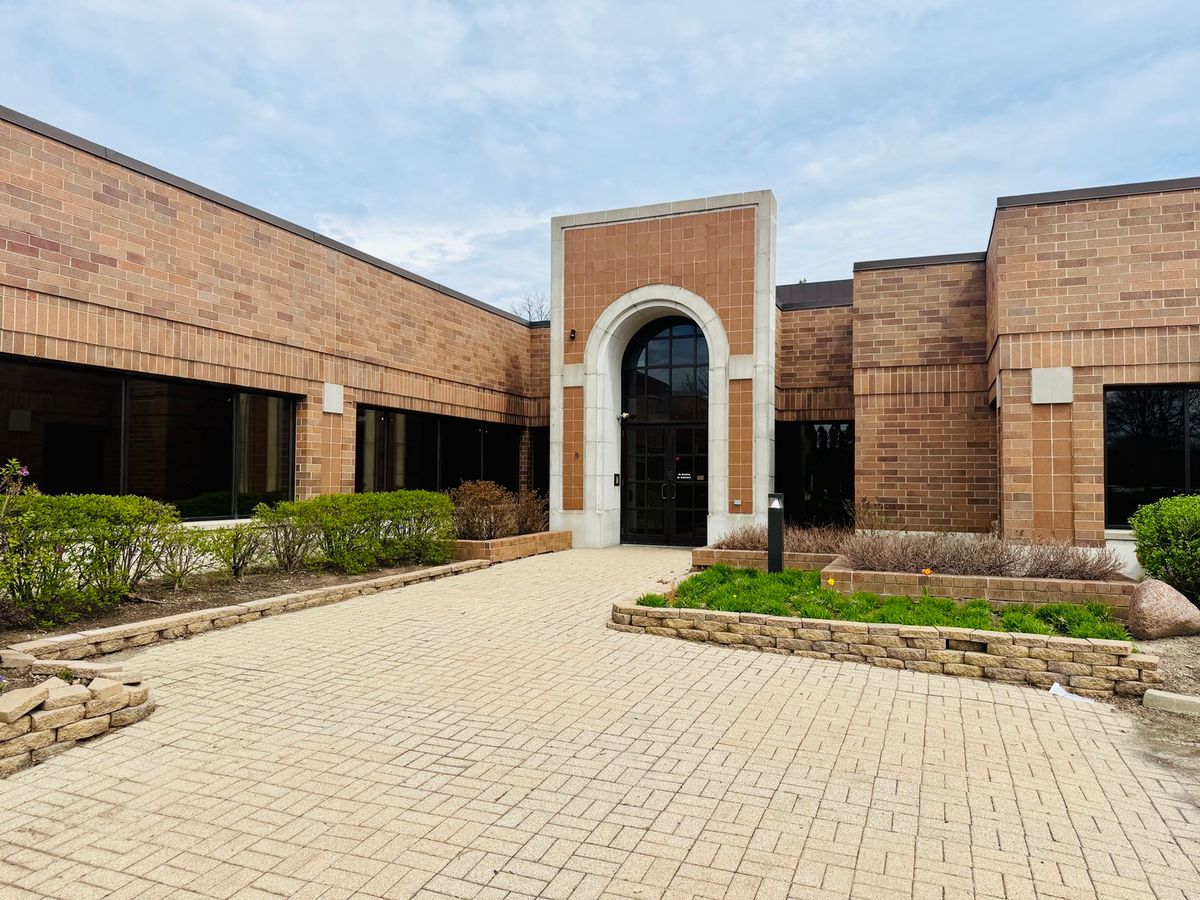 945 Lakeview Parkway, Vernon Hills, IL 60061