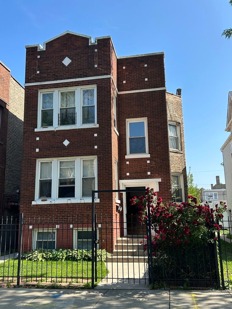 3247 Berteau Avenue, Chicago, IL 60618