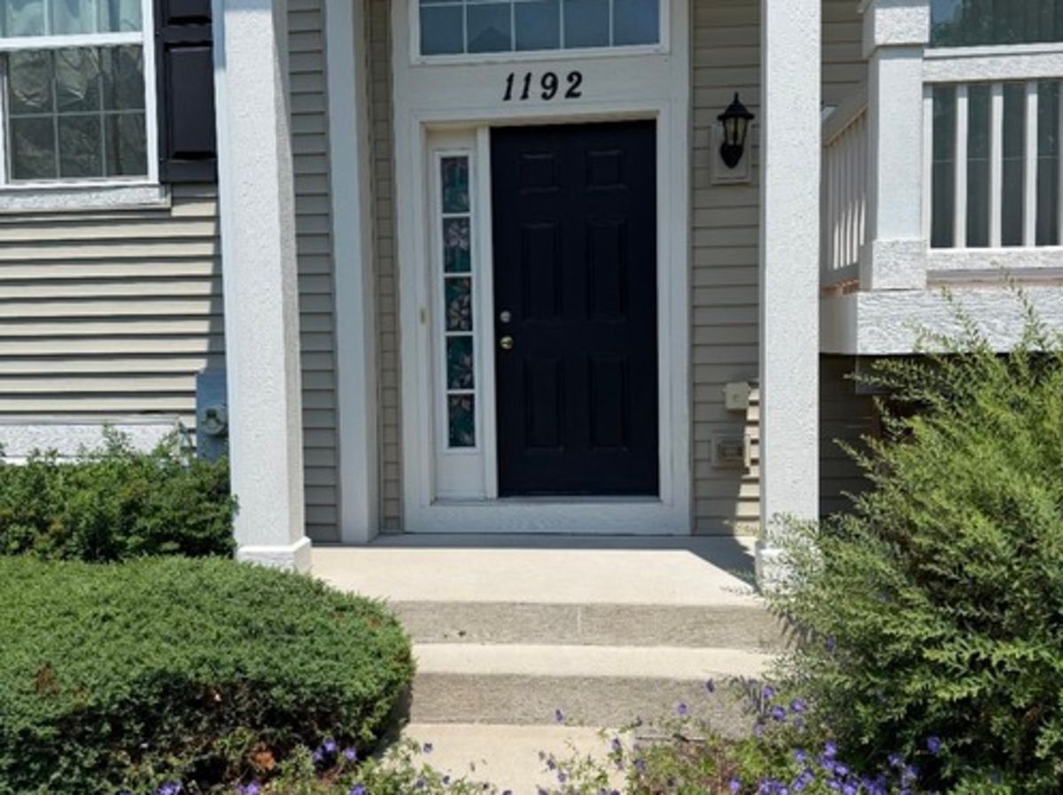 1192 Alta Vista Drive, Pingree Grove, IL 60140