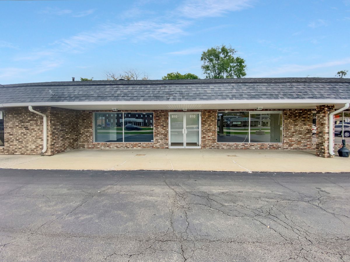 810 Front Street, McHenry, IL 60050