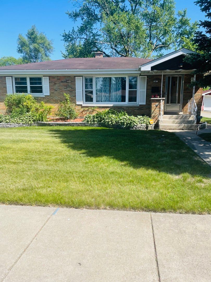 907 E 162nd Place — South Holland, IL 60473