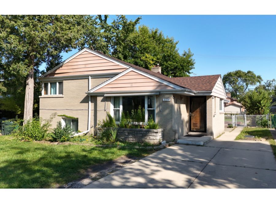 3814 W Sherwin Avenue — Lincolnwood, IL 60712