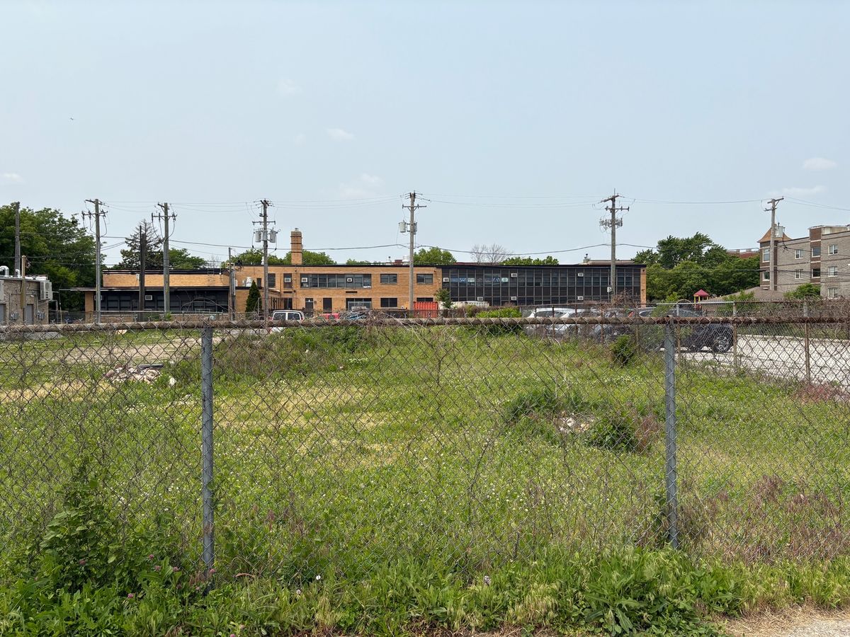 6642 Kenwood Avenue, Chicago, IL 60637