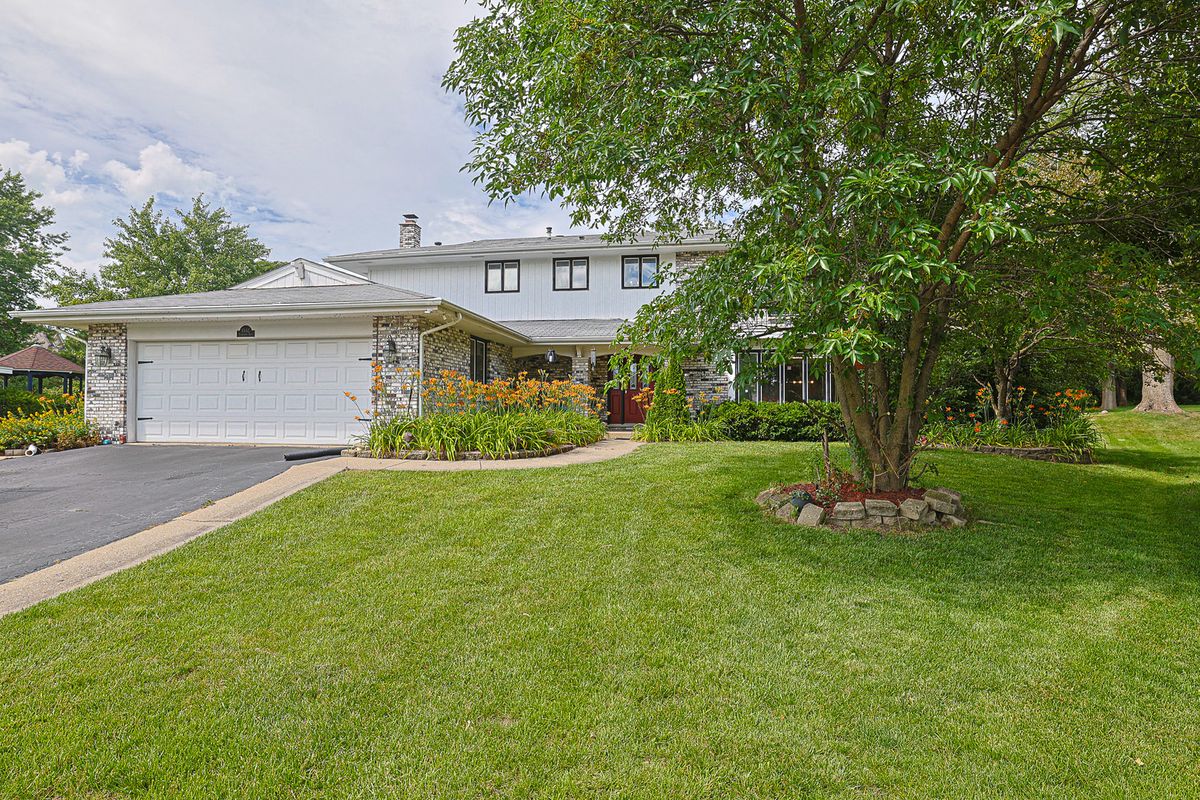 1532 Petersham Lane, Schaumburg, IL 60173