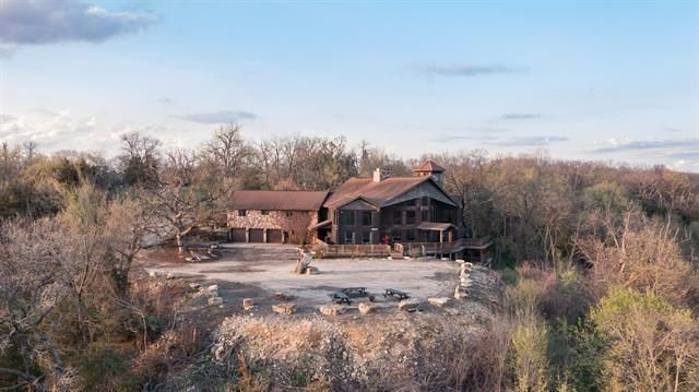 2003 W Hanover Road, Hanover, IL 61041