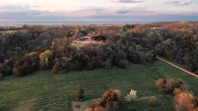 2003 W Hanover Road, Hanover, IL 61041