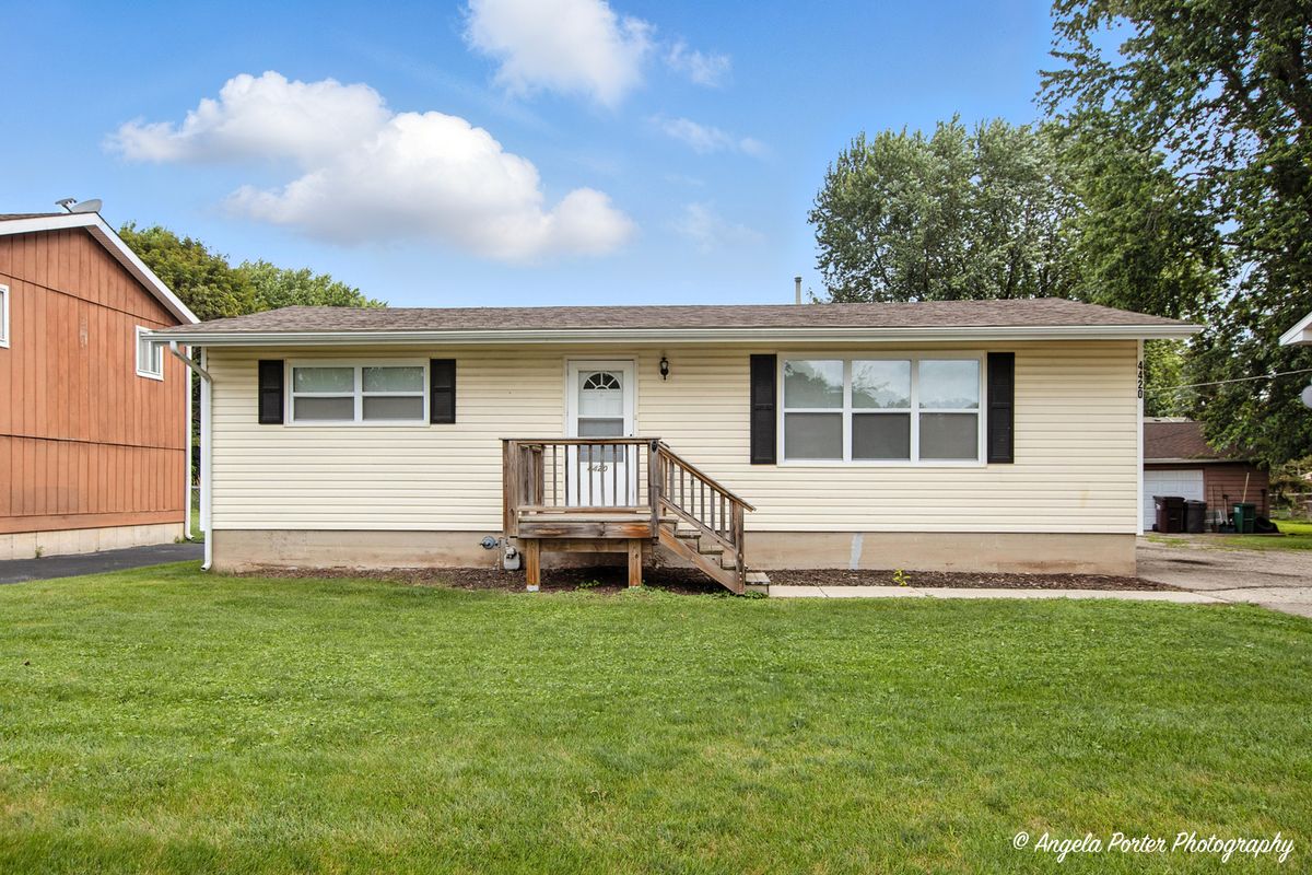 4420 Clearview Drive, McHenry, IL 60050