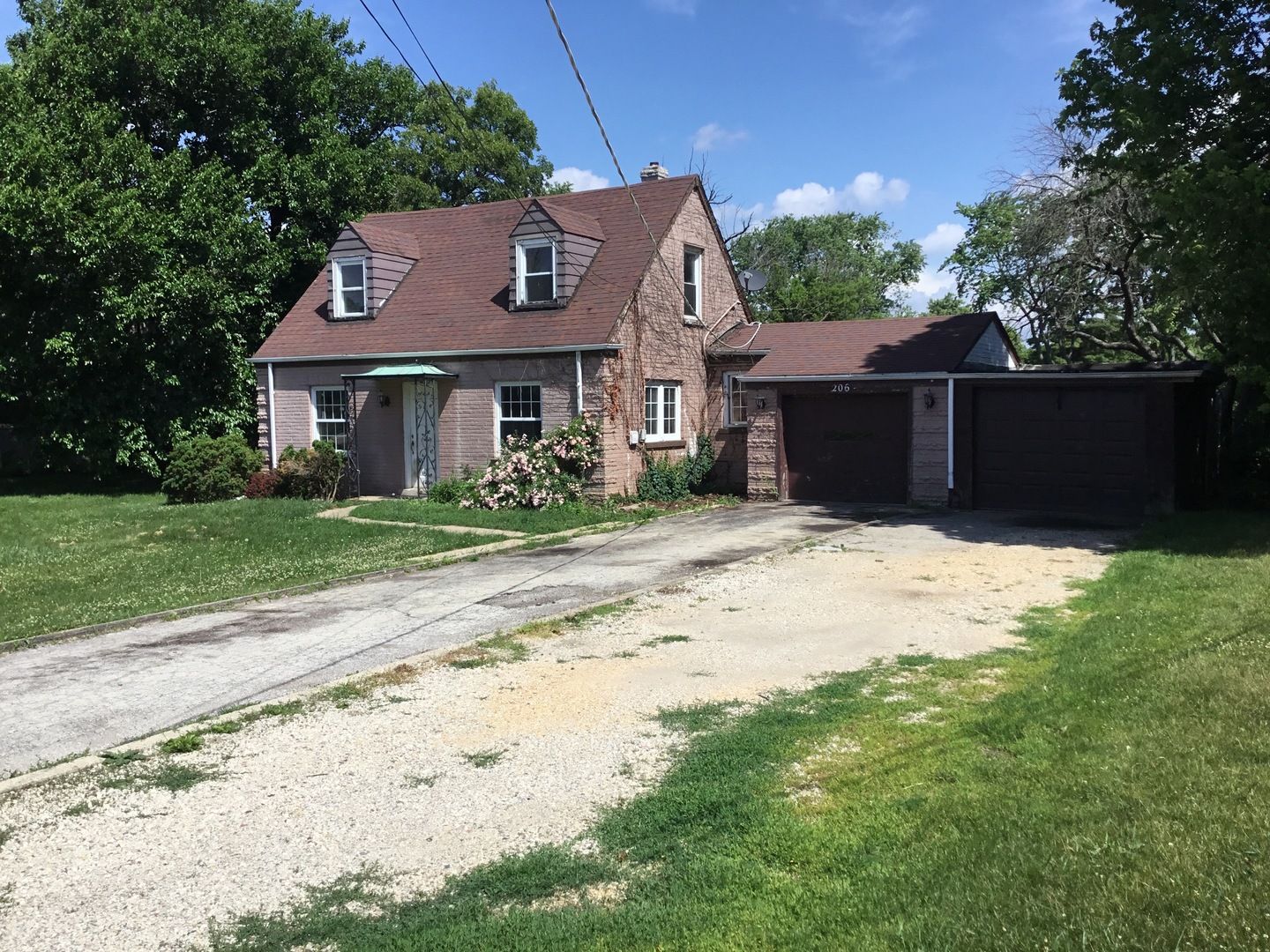 206 E Camp Mcdonald Road — Prospect Heights, IL 60070