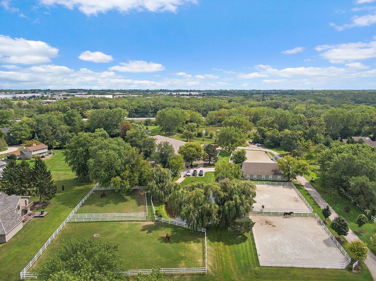 14314 Towne Trail, Green Oaks, IL 60048