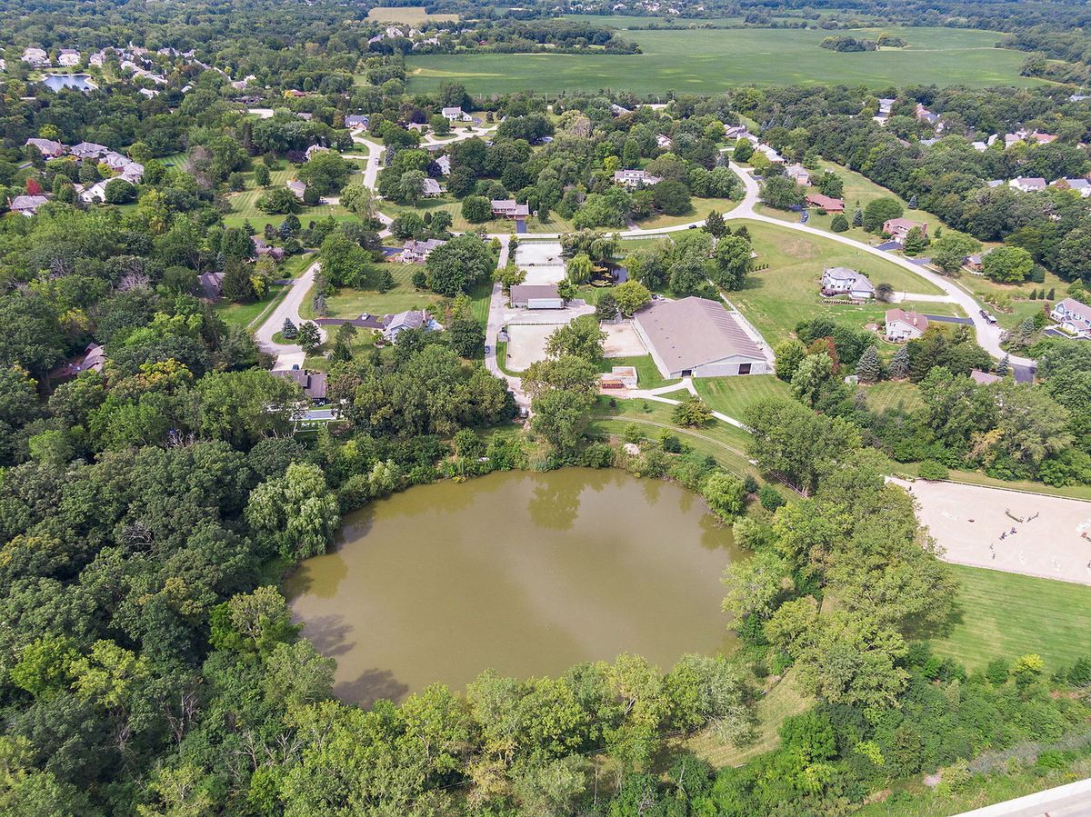 14314 Towne Trail, Green Oaks, IL 60048