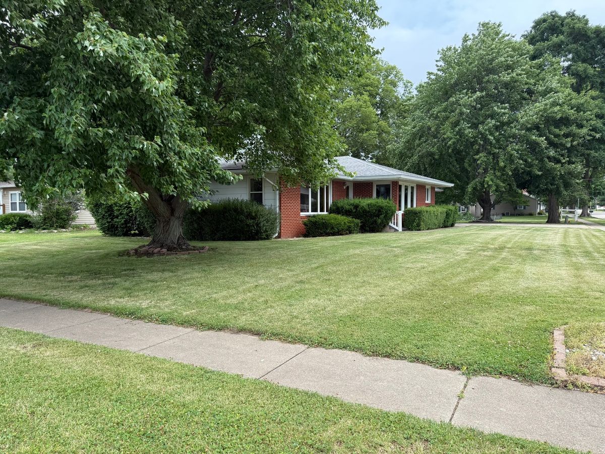 227 S 6th Street, Hennepin, IL 61327