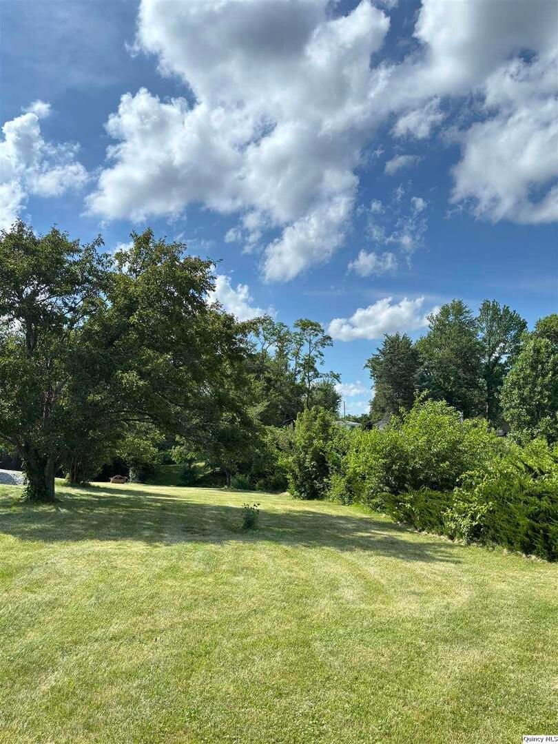 802 W Main Street, La Harpe, IL 61450
