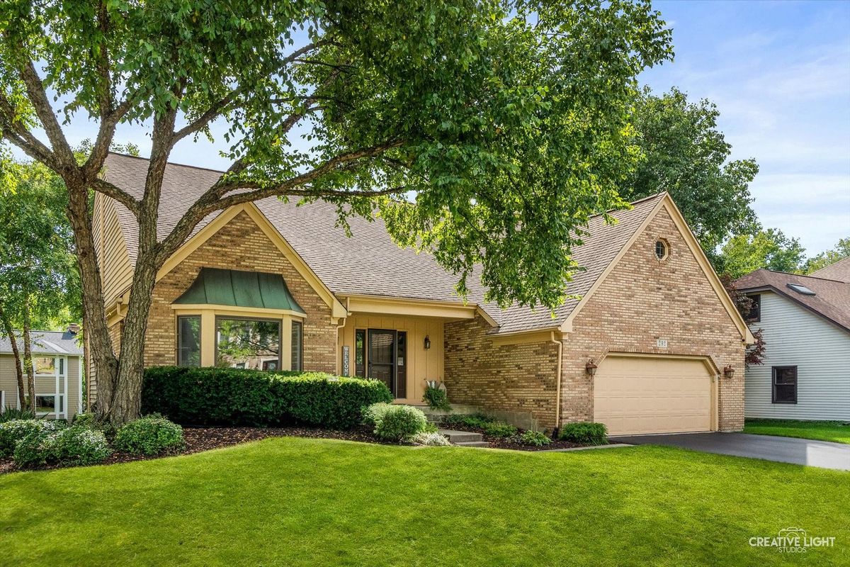 292 Winding Creek Drive, Naperville, IL 60565