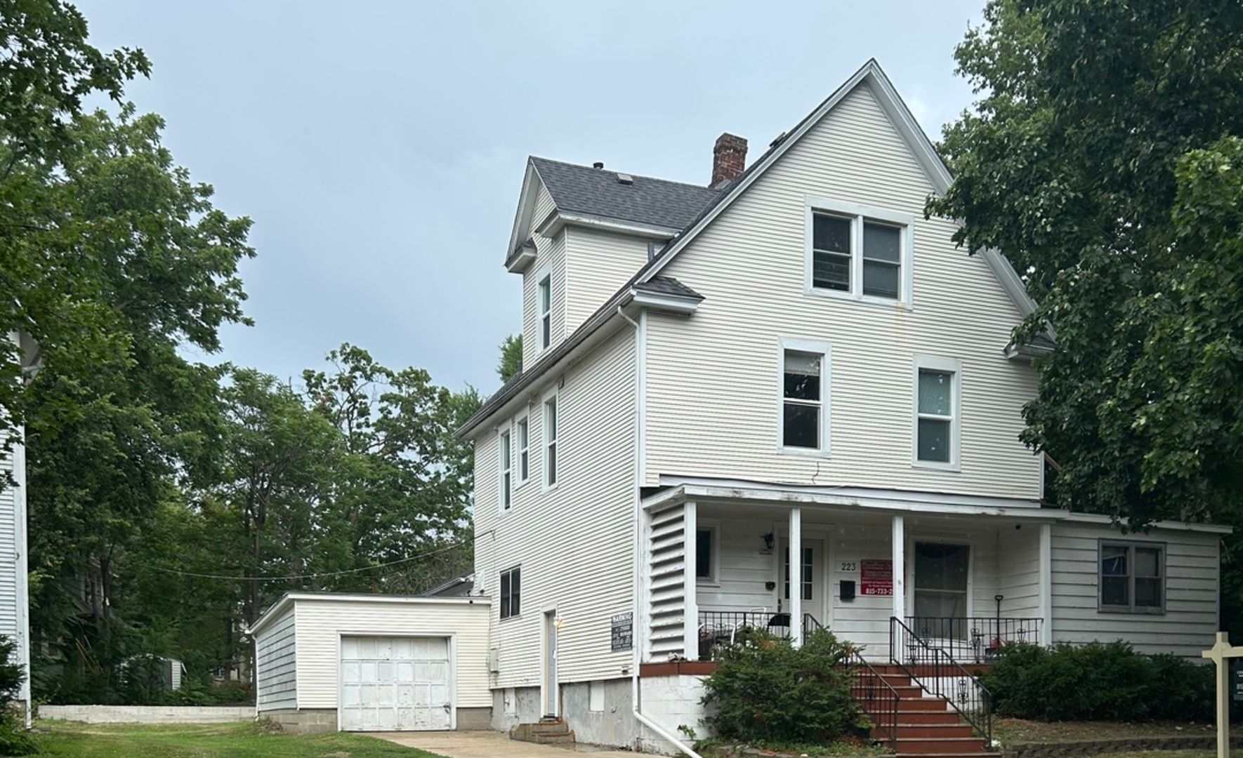 223 W Locust Street — DeKalb, IL 60115