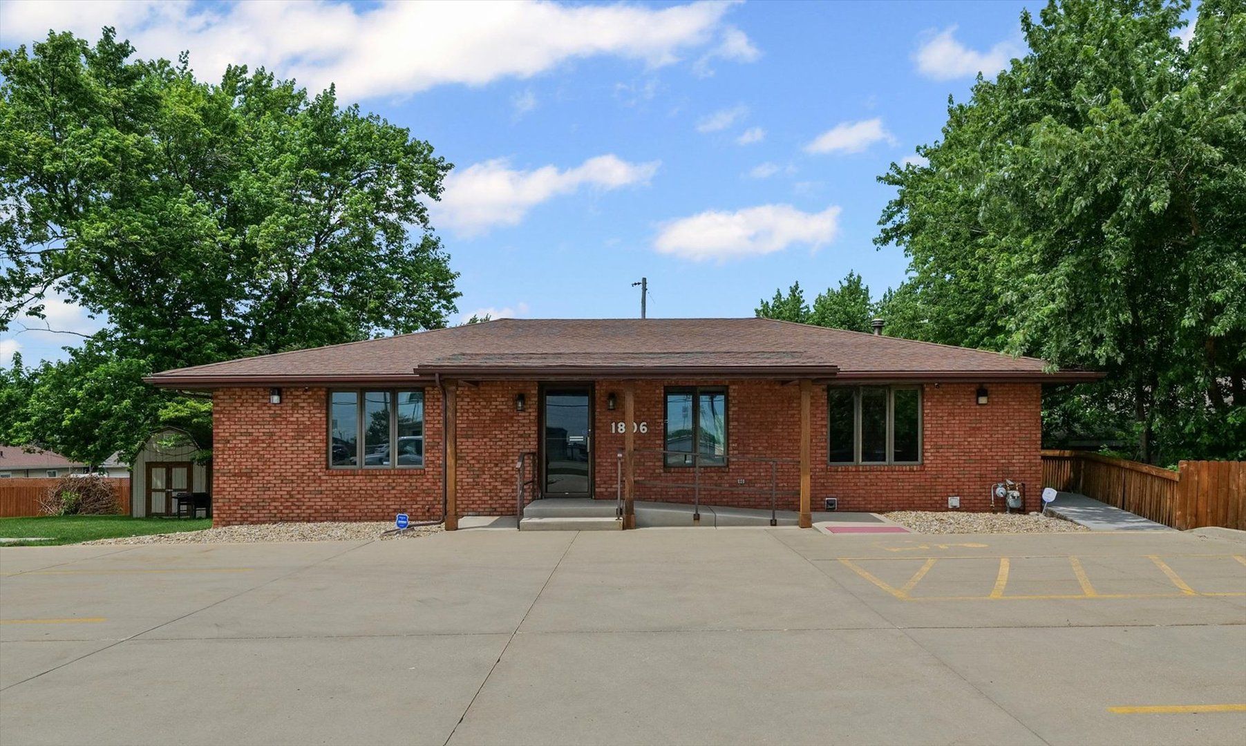 1806 E Empire Street — Bloomington, IL 61704