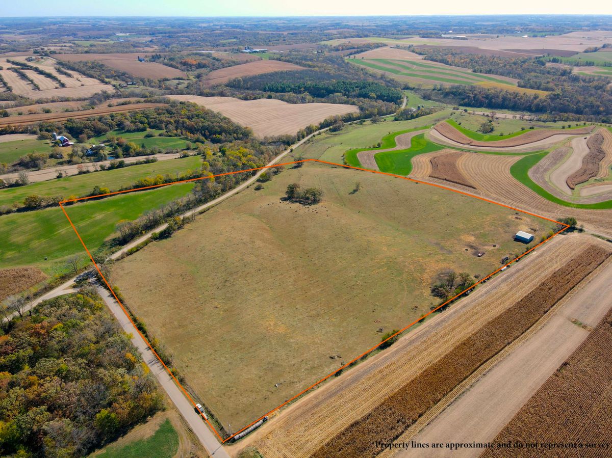 000 Holstein Prairie Road, Monticello, WI 53570