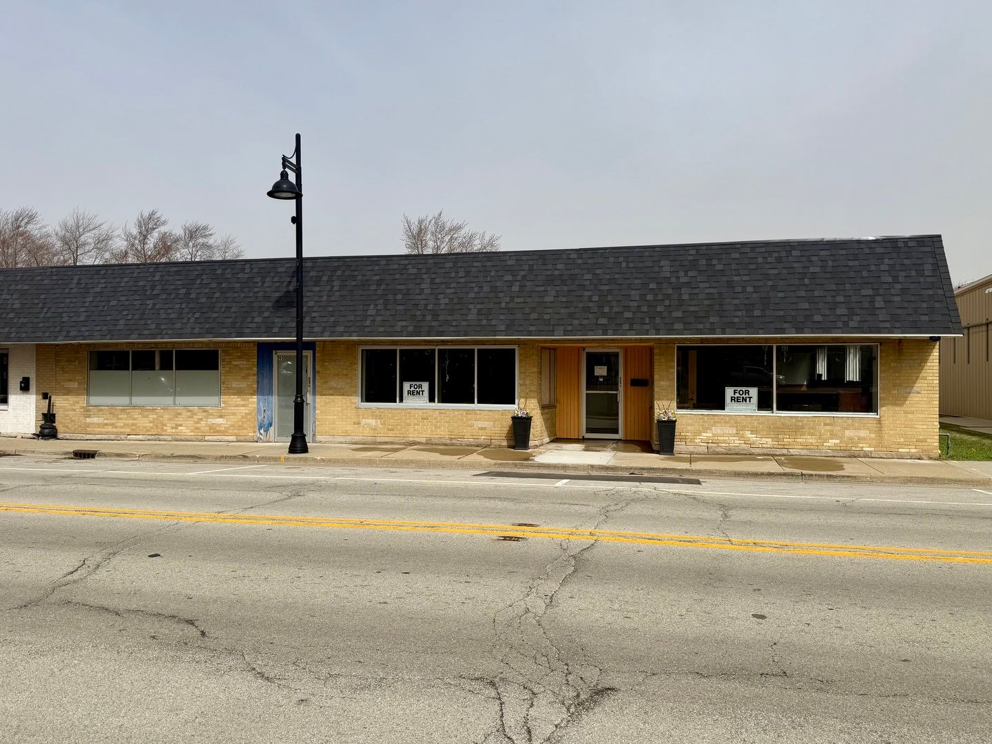 192-194 E Main Street — Braidwood, IL 60408