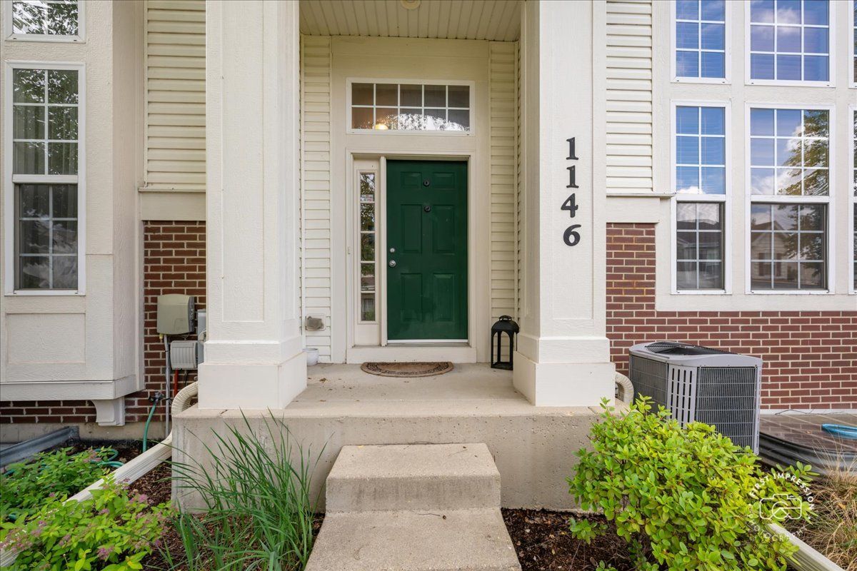 1146 Kilbery Lane #1146 — North Aurora, IL 60542
