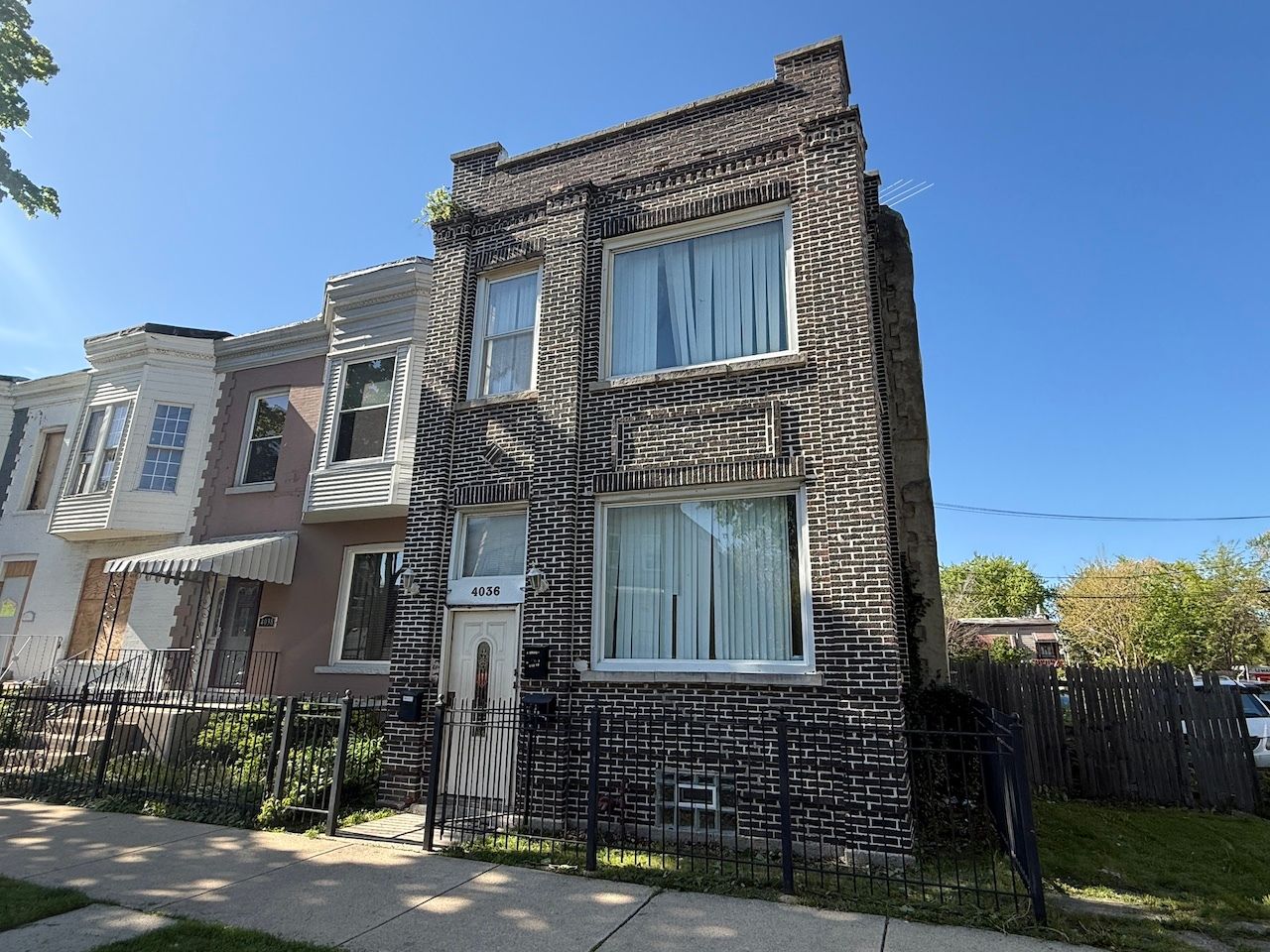 4036 W Lexington Street — Chicago, IL 60624