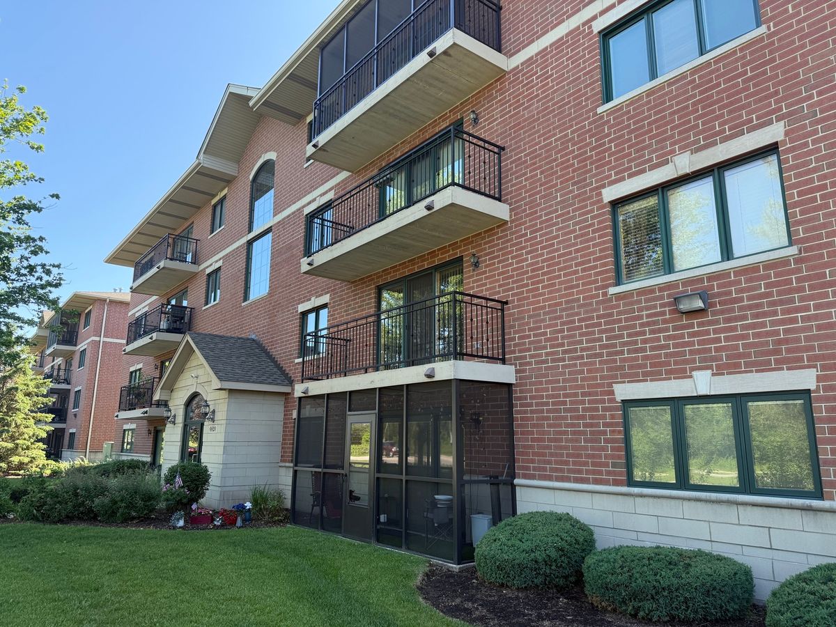 6820 Winding Trail, Oak Forest, IL 60452
