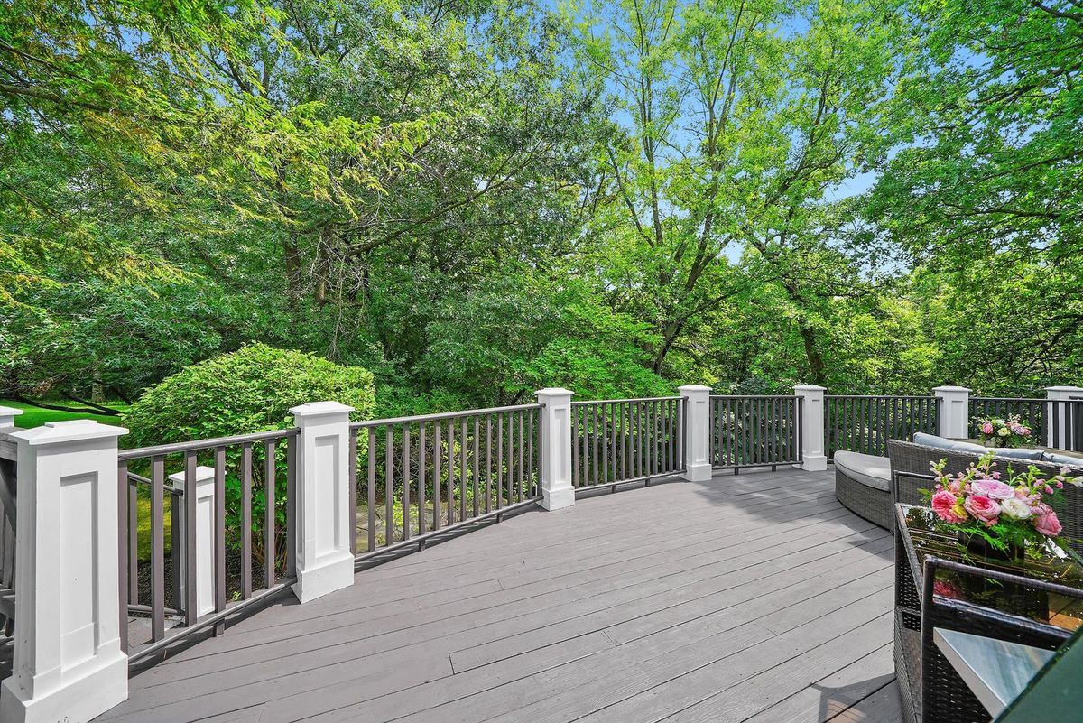 3 Hillburn Court, North Barrington, IL 60010