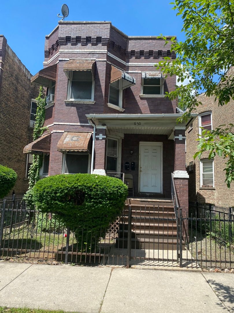 632 N Central Park Avenue #2 — Chicago, IL 60624