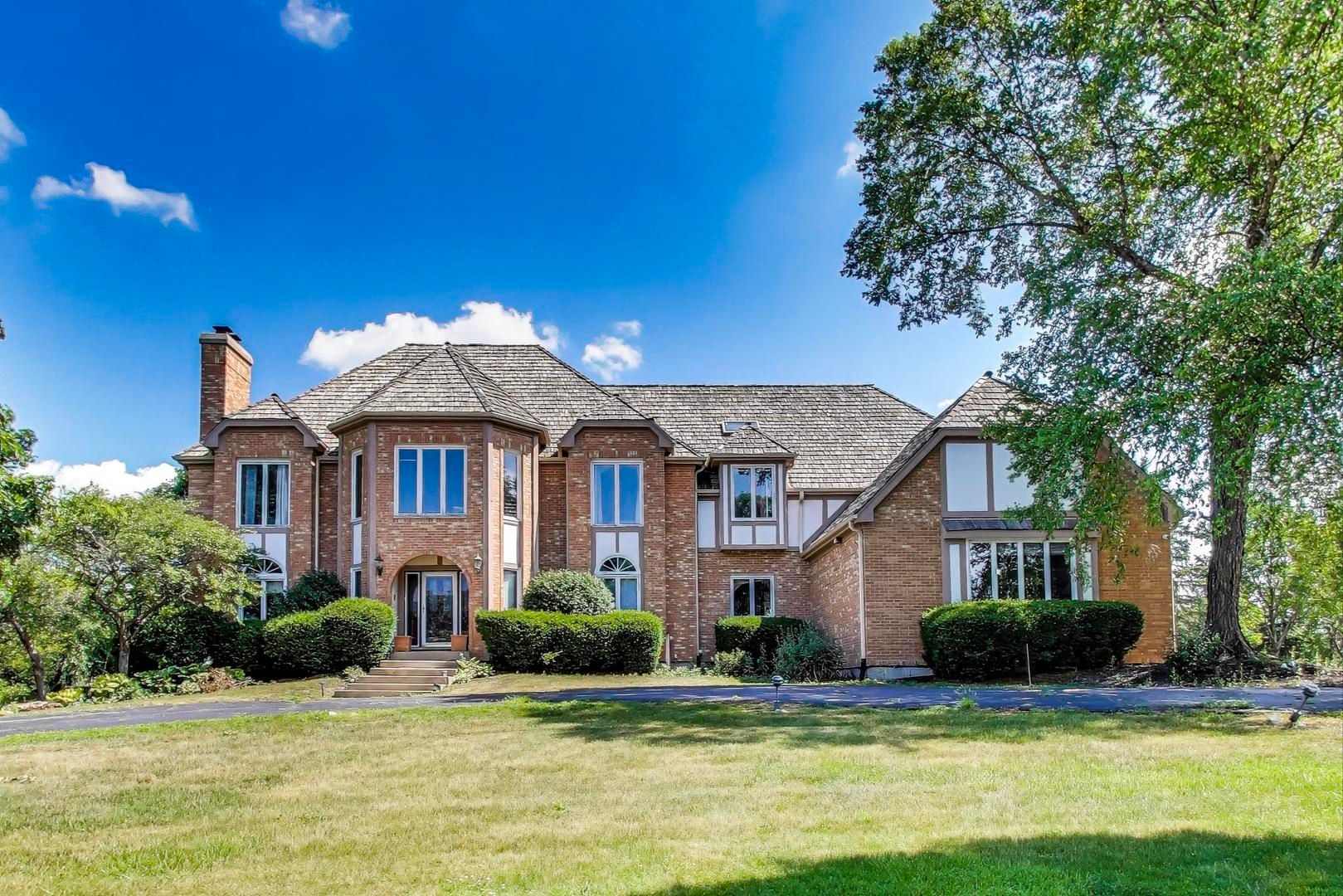 33 N Liberty Drive — South Barrington, IL 60010