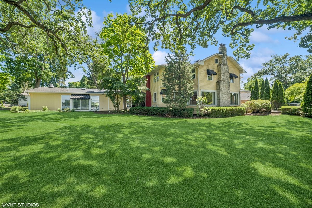 691 Lake Avenue, Crystal Lake, IL 60014