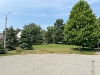 704 Russell Court — Heyworth, IL 61745