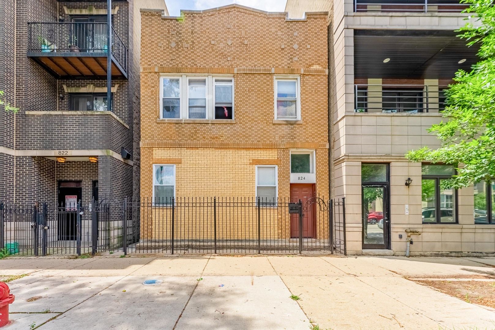 824 N CALIFORNIA Avenue — Chicago, IL 60622