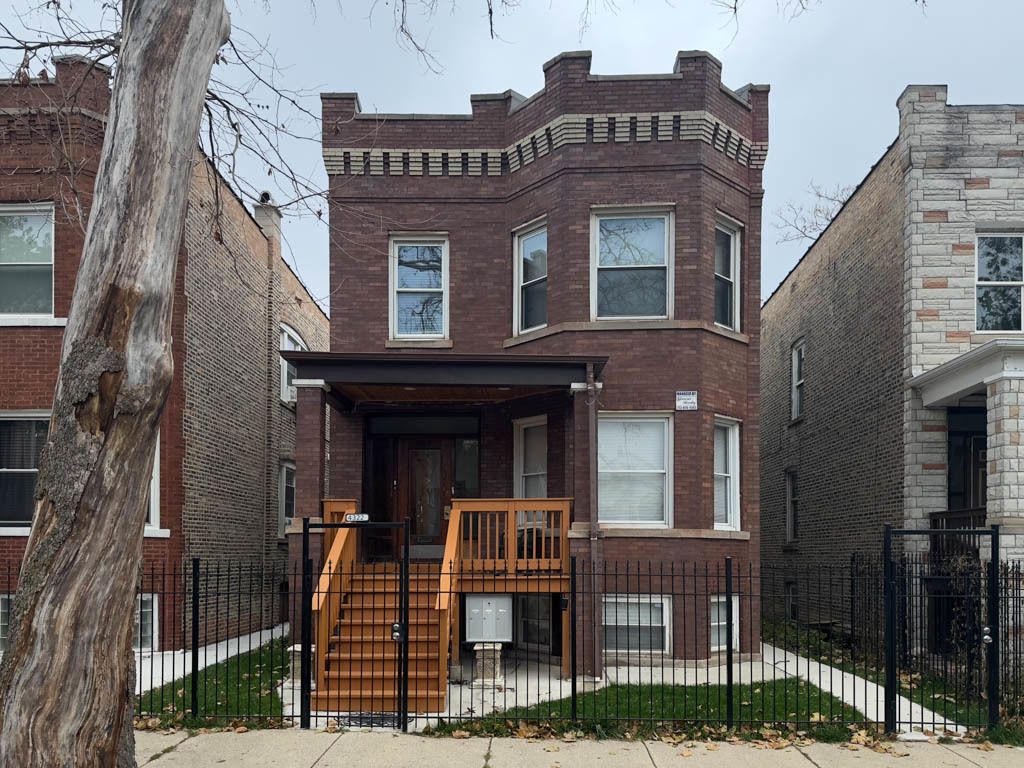 4322 W Kamerling Avenue #2 — Chicago, IL 60651