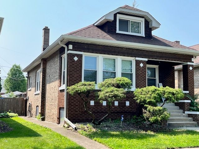2722 Euclid Avenue — Berwyn, IL 60402